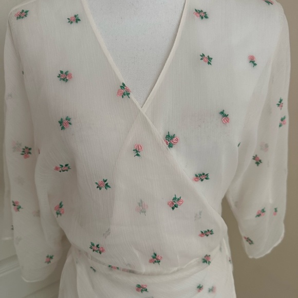 NWT Victoria's Secret White Sheer Long Floral Embroidered Robe, Sz XS/S - Picture 4 of 13